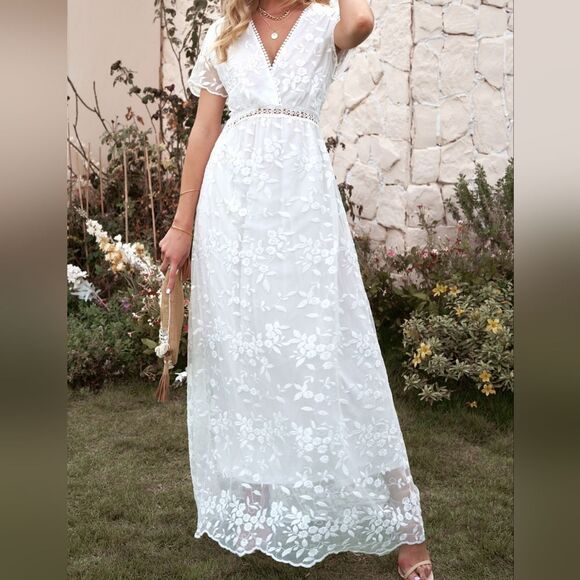 Romantic Embroidered Lace Tulle Maxi Summer Country Wedding Dress - Picture 5 of 10